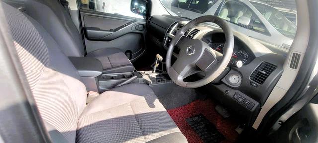 NISSAN NAVARA 2.5 AT CALIBRE 4X2 LIKENEW CONDITion - 5
