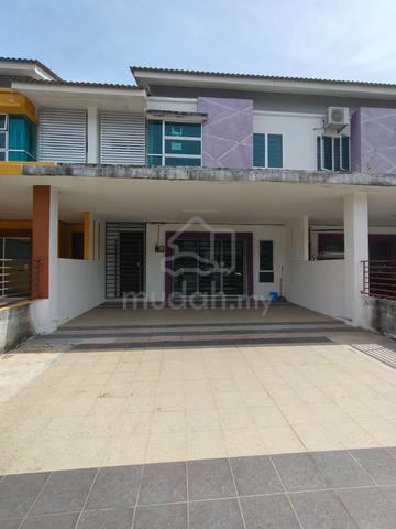 Teres Dua Tingkat Cantik Di Lakeville Seri Iskandar Perak 1