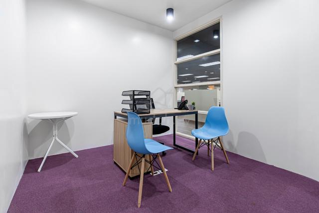 Find office space in Regus Gurney Paragon for 2 persons 1