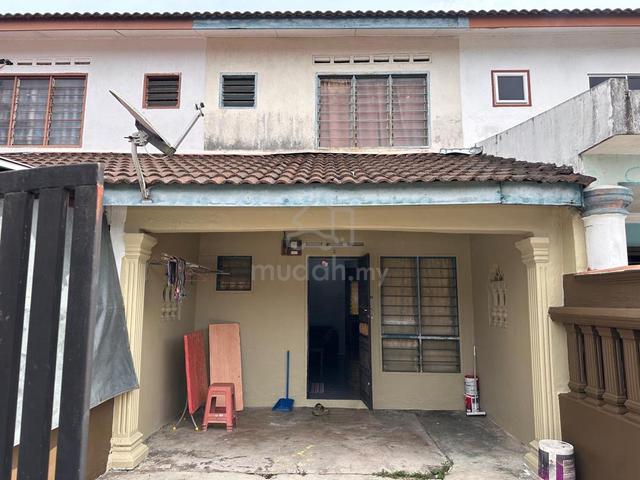 Rumah dua tingkat di Pasir Gudang 1
