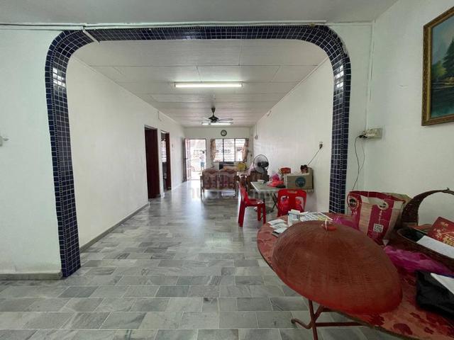 Taman Ungku Tun Aminah Single Storey house for Sale 1