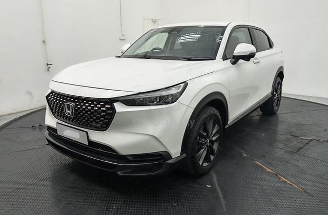 2022 Honda HR-V V 1.5 - Like new with warranty !! - 3