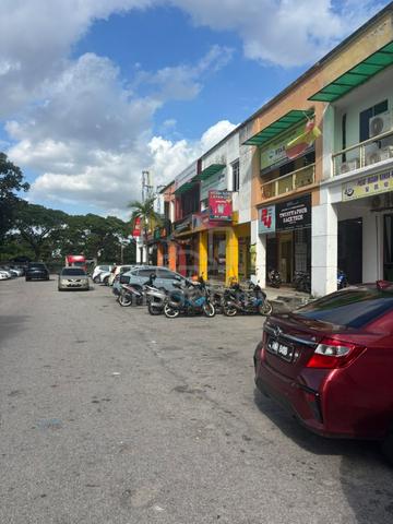Bukit tinggi 2 nr Burger King GF 20*70sqft 2sty shoplot for sale 1