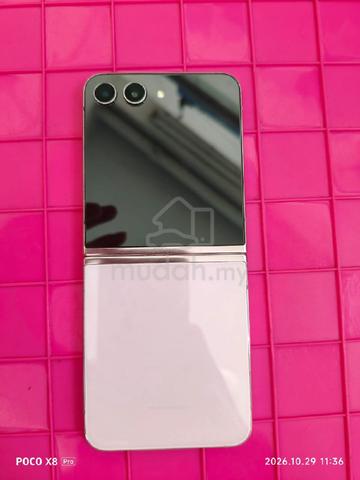 Galaxy Z Flip 5 (5G)(2nd) - photo 2 of 3