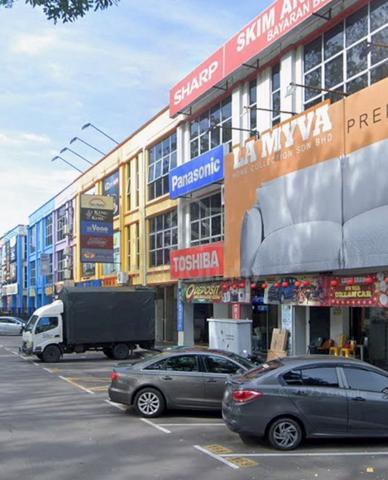 Facing Main Road Three Storey Shoplot Taman Semabok Perdana Melaka 1
