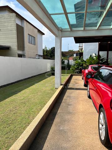Large corner unit 2-storey bungalow at Banyan Close 1