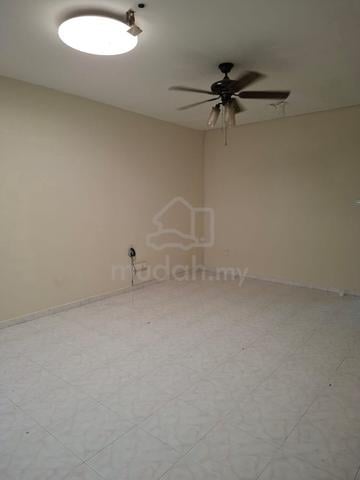 Permas Jaya 12 . Unfurnish 2Storey with Tabletop Near CIQ 1