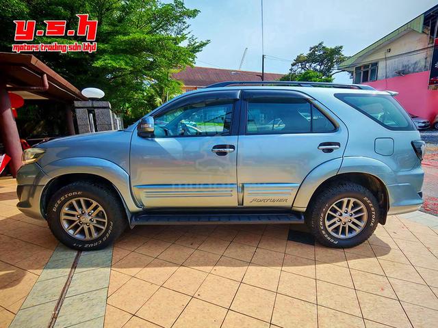2013 Toyota FORTUNER 2.7 V FACELIFT (A) - 3