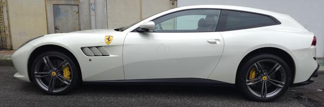 2019 Ferrari GTC 4 LUSSO 6.3 (A) - 5