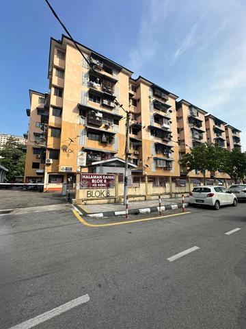 Pangsapuri Halaman Damai Blok 8 (Kampung Rawa) ) 1