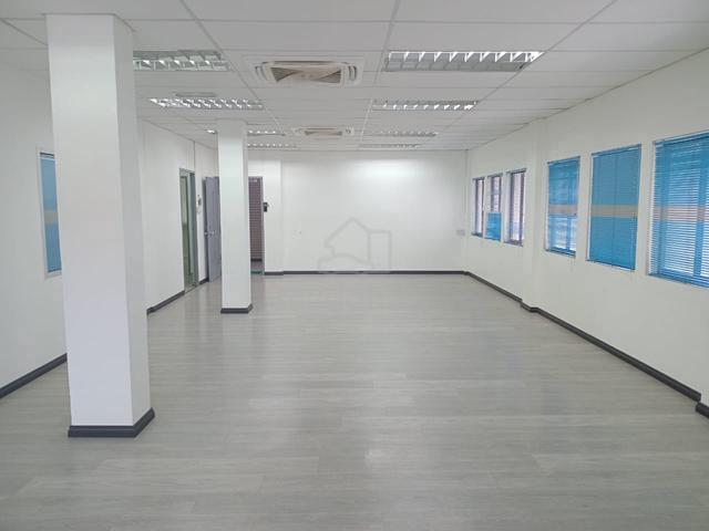 KK City | Office Lot | 2nd Floor | Jalan Pantai | Unfurnished 1