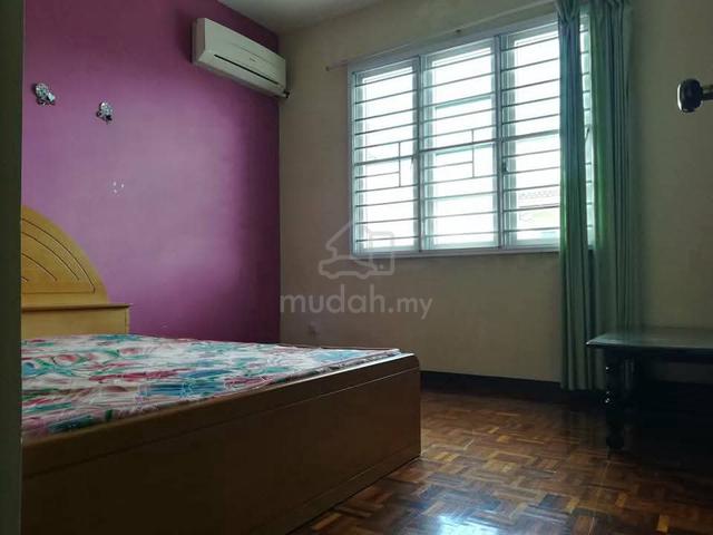 Room For Rent At Jalan Song 1