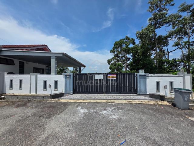 Freehold Corner Lot Semi D @ Telok Mas For Sale 1