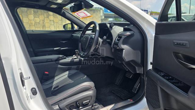 GRADE 4.5 2021 Lexus UX 200 F-SPORT 2.0L 13K KM - 4
