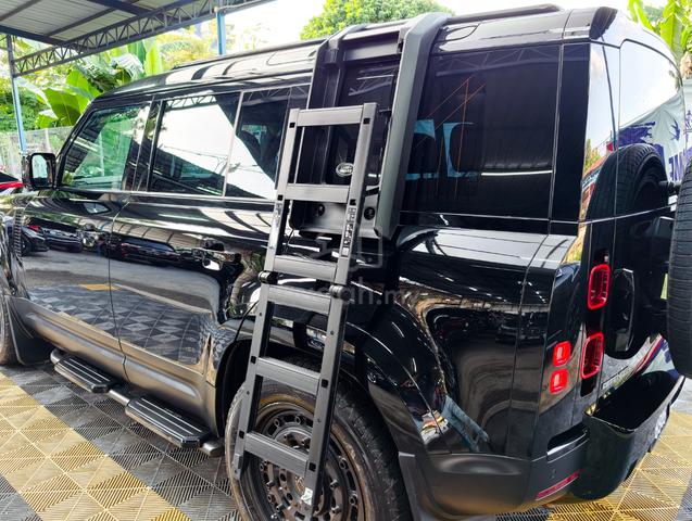 Land Rover DEFENDER 110 XS 2.0 (A) P300 BSM WARNTY - 3