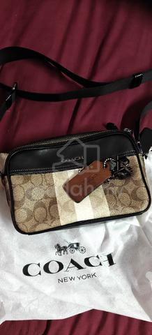 Coach signature stripe crossbody black brown - photo 2 of 6