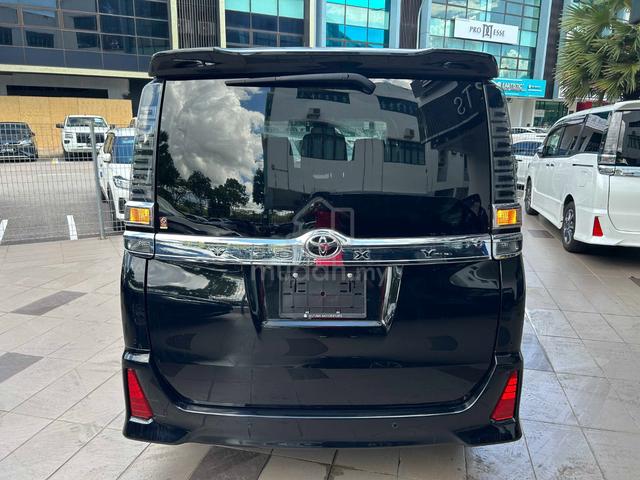 2021 Toyota VOXY 2.0 ZS KIRAMEKI III 2PD 7STR 67K - 4