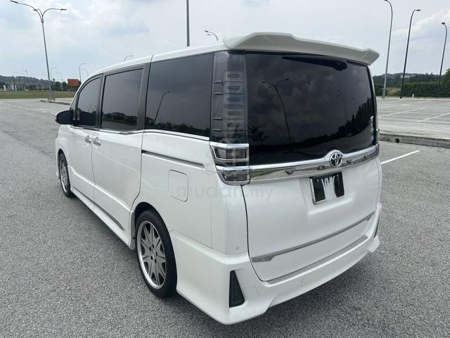 2021 Toyota VOXY 2.0 ZS KIRAMEKI III (A) - 4