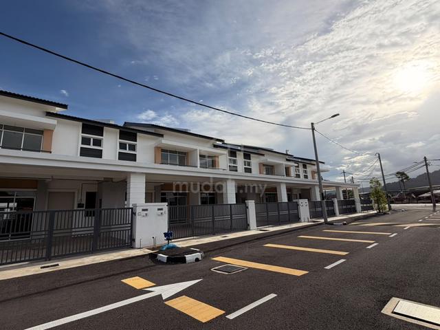 Rumah Baru Teres 2 Tingkat Tengah Pekan Kangar | Zero Booking 1