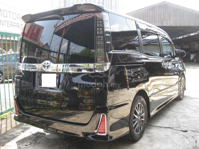 Toyota VOXY ZS 2.0 Kirameki 7 Seat PreCrash Reg 20 - 1