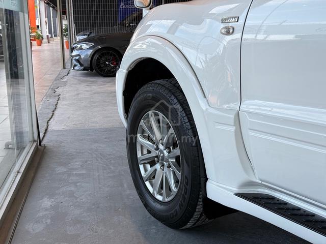 2003 Mitsubishi PAJERO 3.5 SUPER EXCEED 5 SEATER - 4