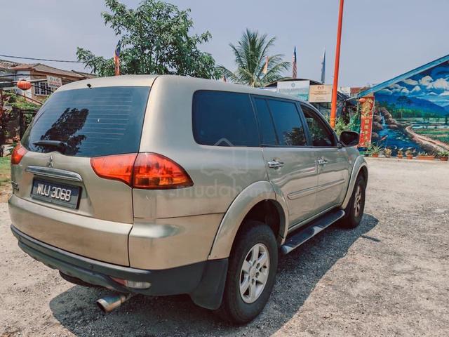 mitsubishi pajero sports 2.5 auto 2010 - 3