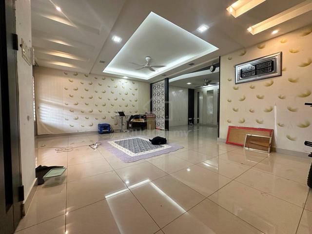 Renovated Unit. Teres 2 Tingkat, Desa Alam Seksyen U12, Shah Alam. 1