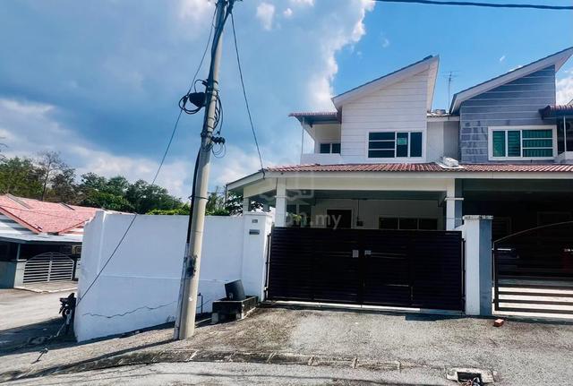 Freehold Double Storey Corner For sale 1