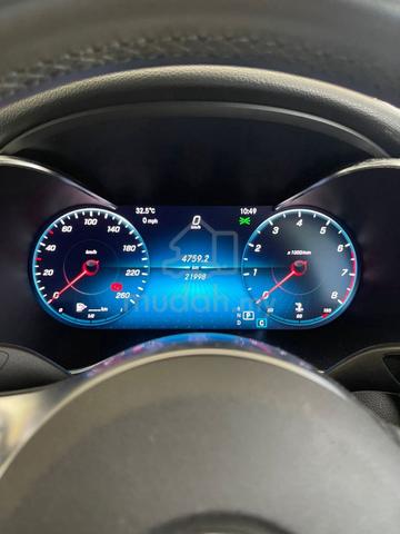 2018 Mercedes Benz C300 2.0 AMG Mileage 22k km saj - 4