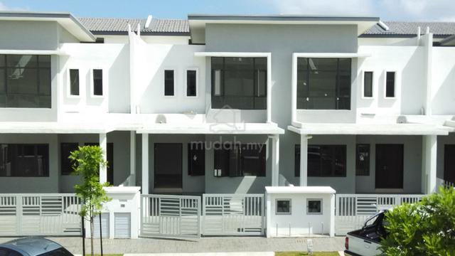Freehold Double Storey House for Sale at Aman Putri Phase 2C 1
