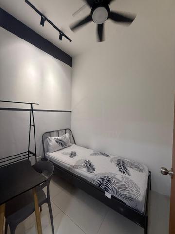 Direct Owner🔥Country Garden Bay Laurel Danga Bay / JB Town Larkin R&F 1