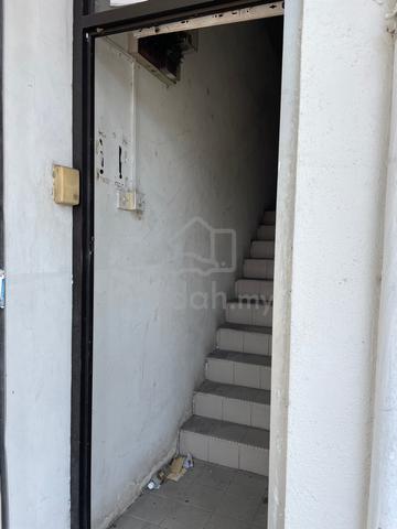 Office 1st Floor Jalan Beserah 1