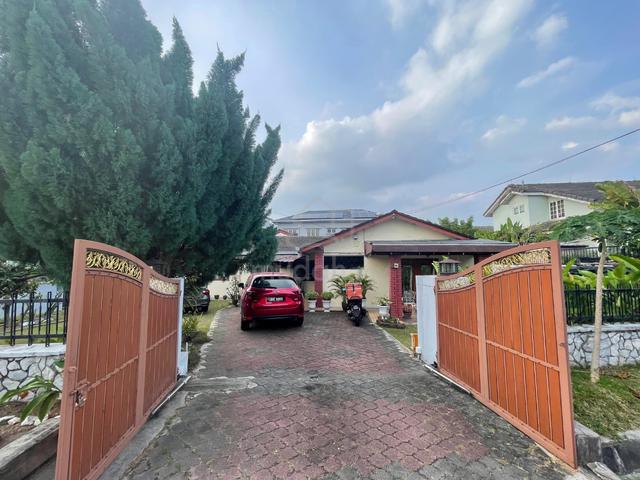 For Sale Bungalow house Ss1 Kg Tunku Petaling Jaya 1