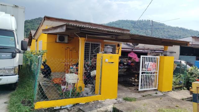 Selangor Batang Kali Not Furnished 1-Storey Terraced House For Rent 1