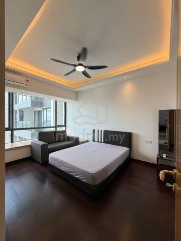 R&F Princess Cove / Master room / JB town / walk 8 min to CIQ 1