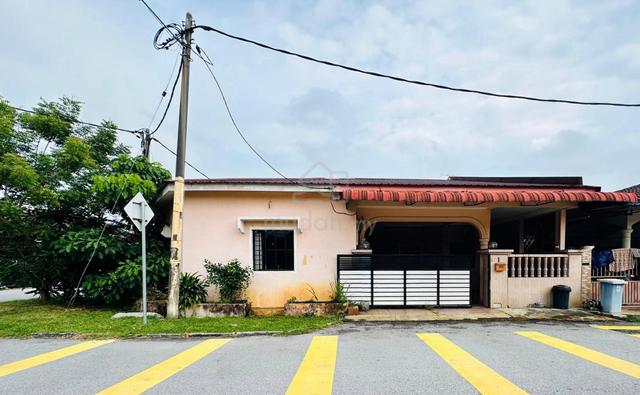 FULLY RENO‼️FREEHOLD ‼️ Corner Lot Single Storey Tmn Jaya Utama 1