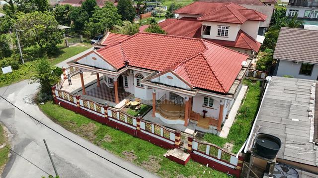 Banglo 2,275sqft Depan Stadium Gong Badak 1
