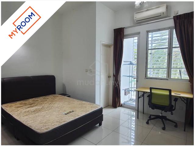 Master Room with Private Bathroom at Tree Residence  1