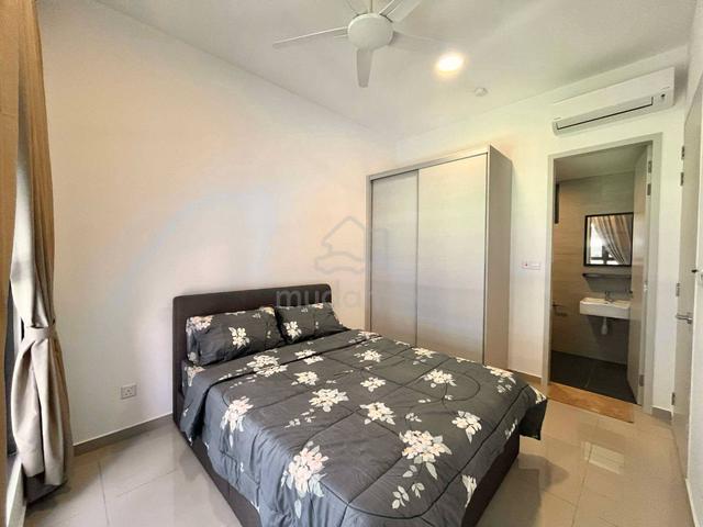 LuxuryCondo Room for rent at Suria Garden Puchong Utama Ioi Cyber LKW 1
