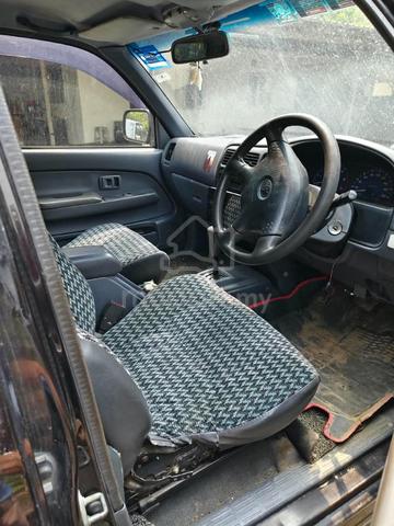 2004 Toyota HILUX 2.5 SR TURBO MY03 KDN190 (A) - 5