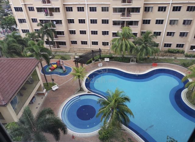 Medium Room for Rent - Cengal Condo, Bandar Sri Permaisuri 1