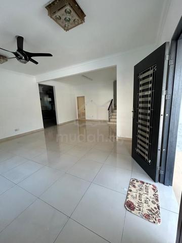 Sunway Kayangan 2-Sty Superlink House SekU9 Shah Alam End Lot For Rent 1