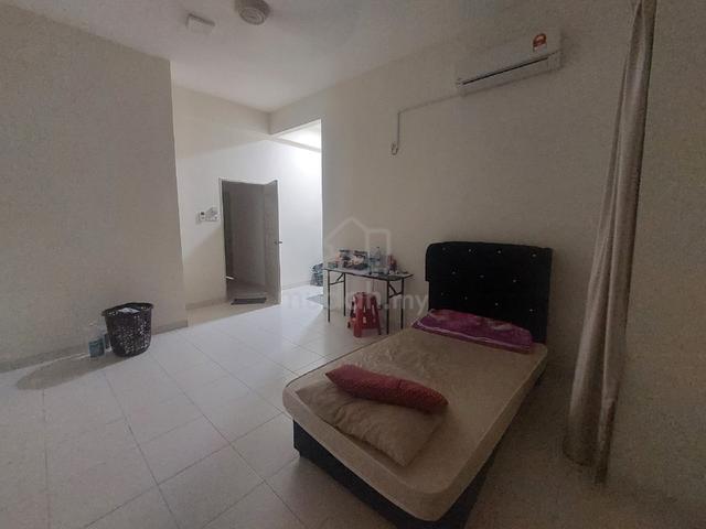 Master bedroom for rent at Royale Nova, Tambun Royale City 1