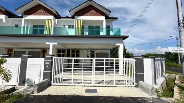 New Luxury 1.5 Storey At Klebang 1