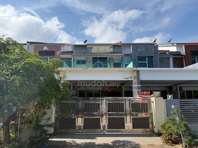 Kuantan town house for rent.in kuantan town 1