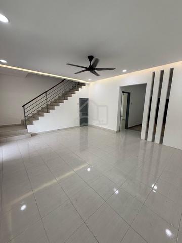 Kulai, Taman Putri Kulai, Taman Tropika 2Storey 4Bed 22x70 24Hour G&G 1