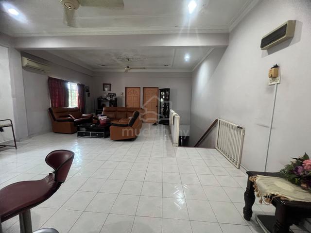 Upstairs shop for RENT Rantau town area Seremban 1