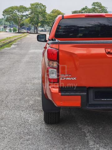 2022 Isuzu D-MAX AUTO PLUS 1.9L (A) TIP TOP - 4