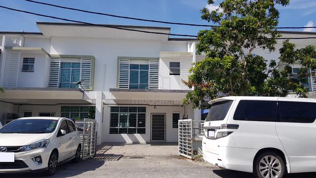 Teres Dua Tingkat Minimalis The Palm Hillpark Puncak Alam 1