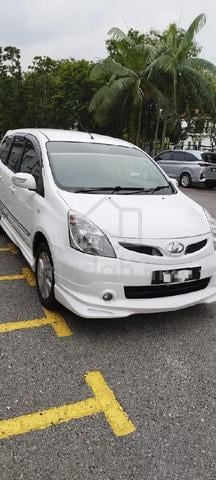 2011 Nissan GRAND LIVINA 1.6 IMPUL (A) - 1